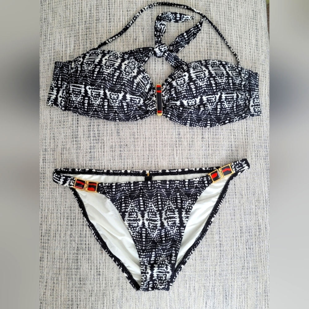 VIX Paula Hermanny Swimsuit 2 Piece Sz Large Black White With Gold Metal Detail
